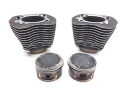 Front Rear Cylinder Jugs w Pistons 04 Harley Road King Custom EFI FLHRSI 2670A